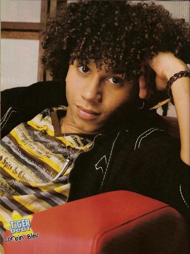 Corbin_Bleu_1230360523_1