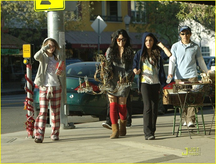 vanessa-hudgens-red-strockings-12 - Vanessa Hudgens Red Stocking Silly