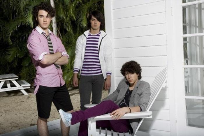 1297869 - jonas brothers