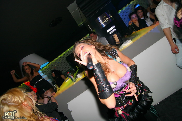 10-04-2009%20Anna%20Lesko@Shade%20(8)