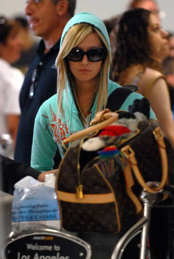 ashley_tisdale_lax - ashley tisdale