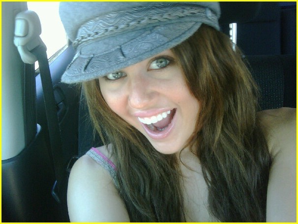 miley-cyrus-shopping-sunday-24