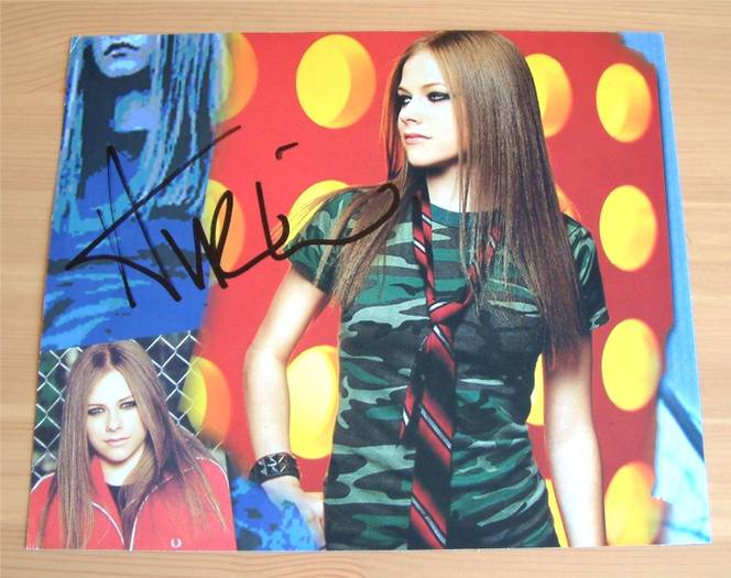 autograf  Avril - un autograf cu Avril