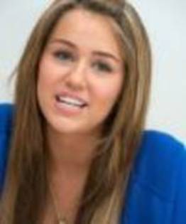 TUUCLARPKFQOIQITFRG - Miley in albastru
