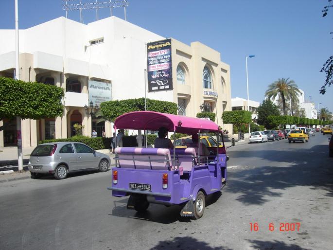 tuk tuk - tunisia