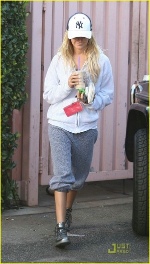 2gtnlft - Ashley Tisdale