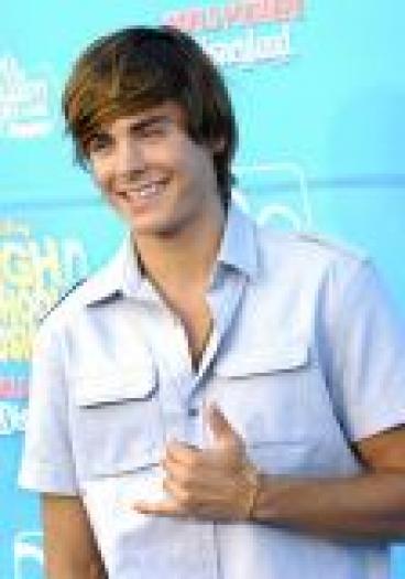 zac-efron_36 - poze zac efron