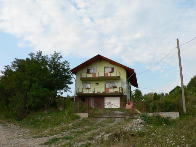 P100075
