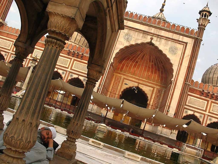 Jama Mosque in New Delhi - India (courtyard)