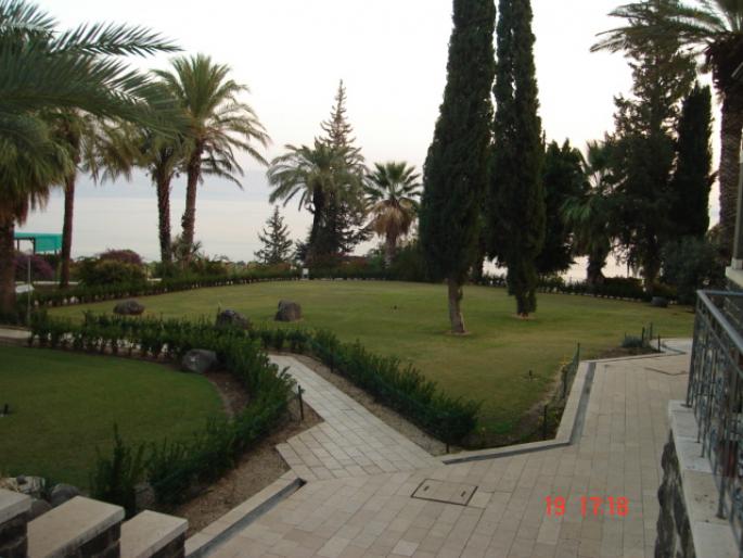 161  Israel - Tiberias (la biserica catolica de langa Marea Galilee)
