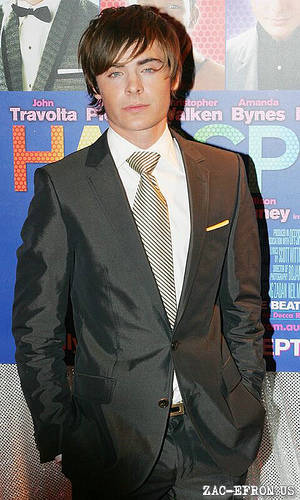 Zac Efron (10) - Pt Miley Vanessa Ashley Demi Selena