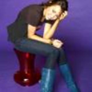 6vMl18625671-01 - multe poze miley