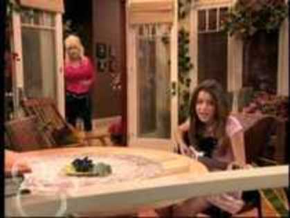 BPTATJVTFTQKOTHSNBR[1] - poze cu episoade hannah montana