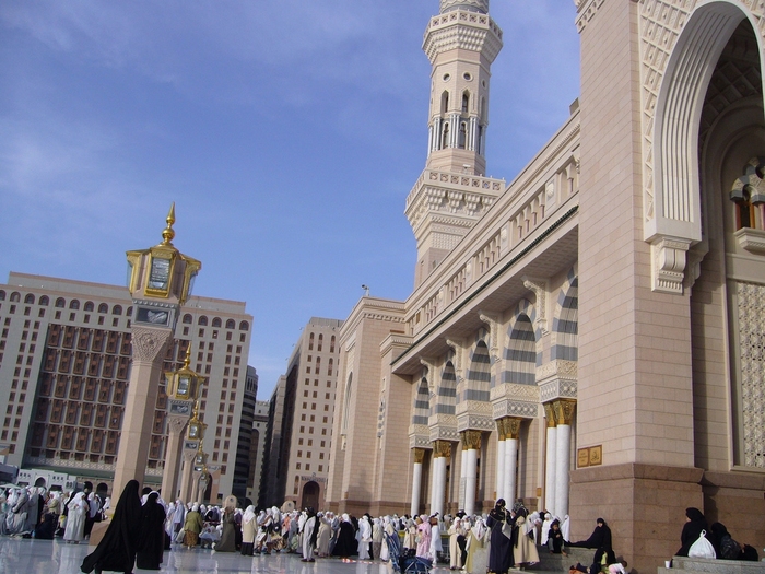 Masjid Al Nabawi in Madinah - Saudi Arabia (entrance) - Islamic Architecture Around the World