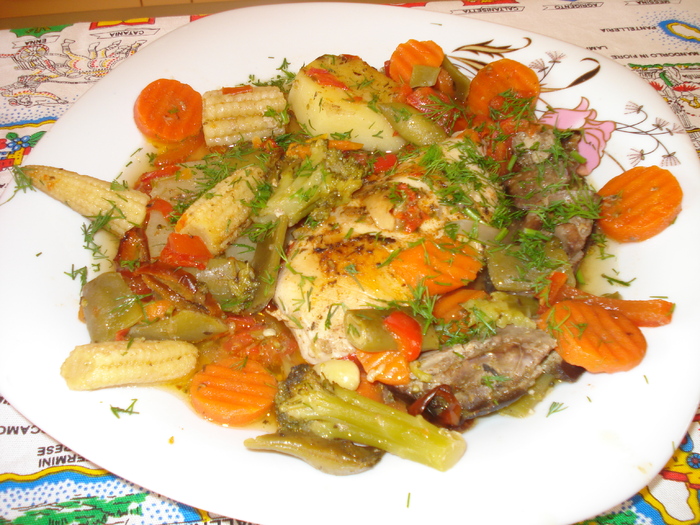 PIEPT DE PUI LA CUPTOR CU LEGUME SI FICAT DE PUI