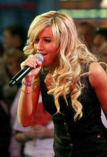 at066oe8 - Ashley Tisdale