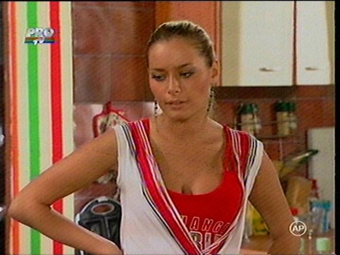 Laura-Cosoi-8 - Laura Cosoi