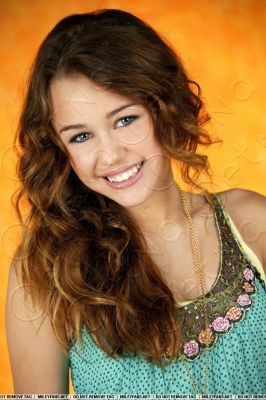 Miley Cyrus 499 - Album pentru prietena mea cea mai buna CluburiSuperCool