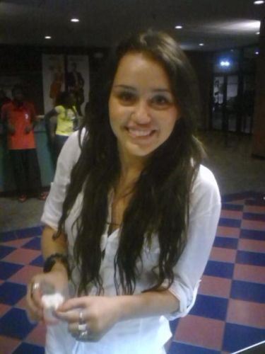 0 (609) - 00toate pozele mel cu miley cyrus00