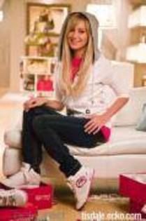 QLQYSDQVFLHTQDQGNIO - ASHLEY TISDALE