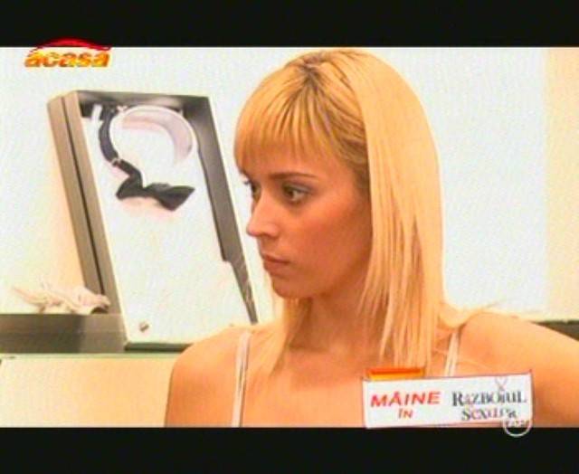 d5f42c35 - Diana Dumitrescu In Razboiul Sexelor