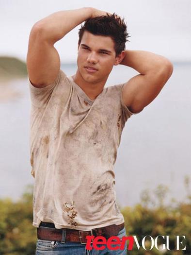 pp-03-taylor-l-picsweb1__opt[1] - Taylor Lautner in Teen Vogue