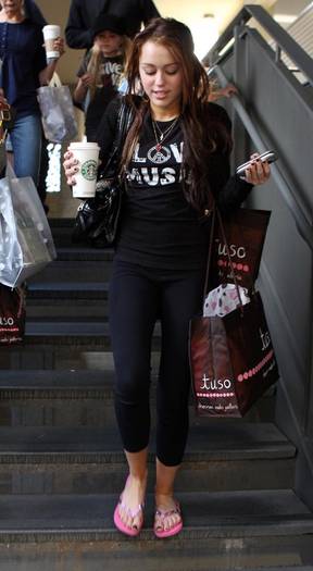 91871827ed2 - miley Cyrus