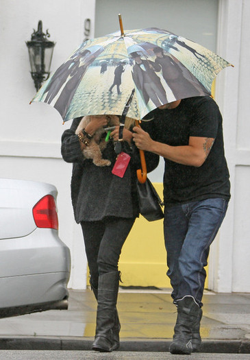 Tisdale+takes+cover+bKByEW_UtKyl