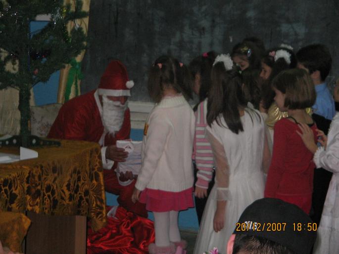 Serbare Craciun Clasa a II- B 2007 022
