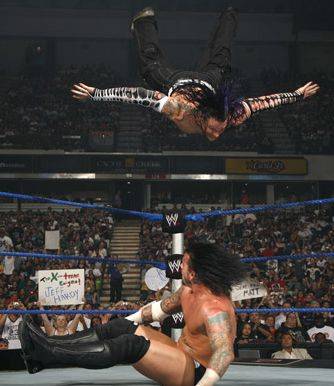 2-0~8 - Jeff Hardy vs Cm Punk at The Bash