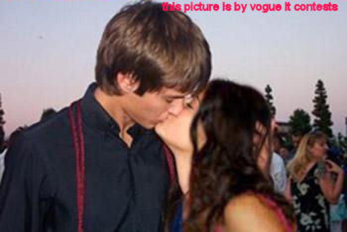 926056280_7ed5e9cdce[1] - vanessa and zac