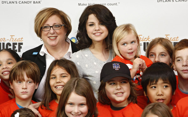 selenafan02 - The launch of Unices TrickTreat campaign