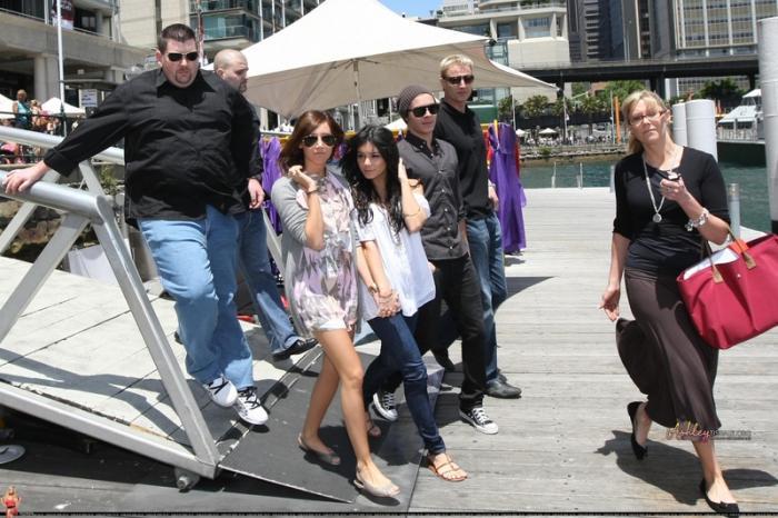 TONTSYKZWJWKDBXGIPQ - Vanessa and Zac