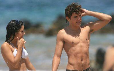 normal_zanessa_beach_candid_025 - Zac and Vanessa in Hawaii