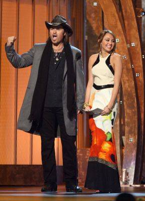 RSSLVBDUEIWIOGZIGJT - toate pozele mele cu  miley  si hannah