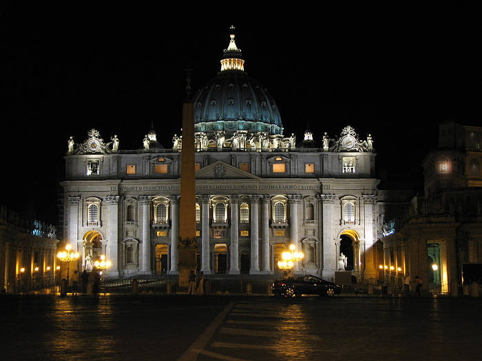 roma_basilica_sanpietro_noaptea - IN Italia