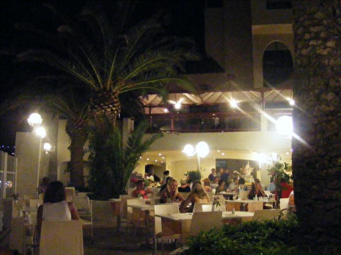 restaurant Imbat noaptea - super poze Tucia