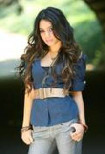 1 - vanessa Hudgens Annne-8