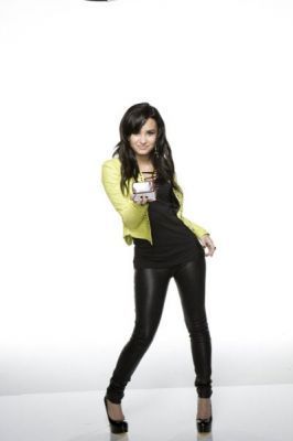 2 - Demi Lovato - Si telefonul ei super cool