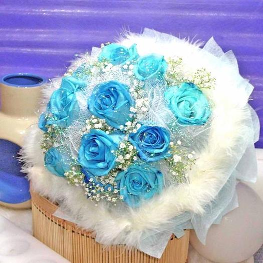 BF1063E_12_Blue_Roses_(Snow-White)Handbouquet - Trandafiri albastri