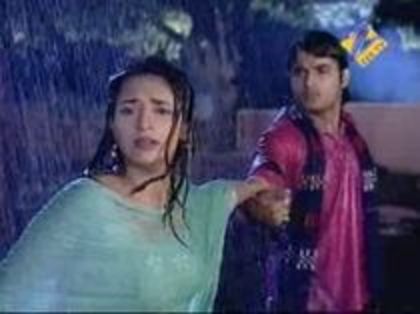 Amar si Divya in ploaie - A ta pentru totdeauna-Amar and Divya Sagar and Vidya