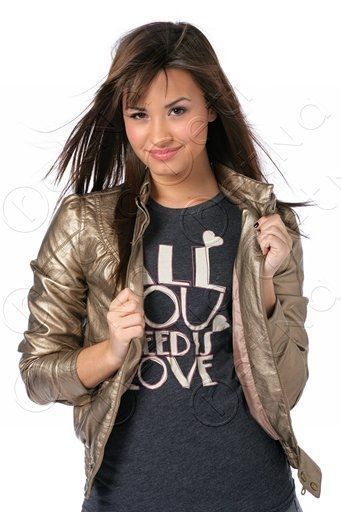 PWIUPDWYOWSHOFSINKW - pictures demi lovato