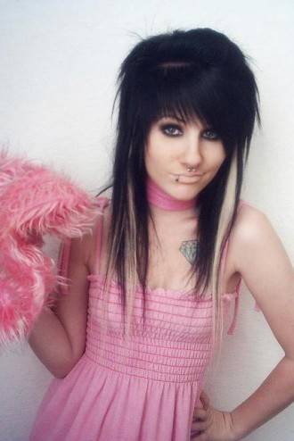 emo-hairstyle-13-330x494