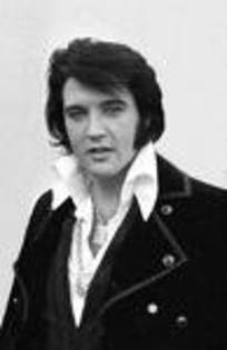 9 - ELVIS PRESLEY