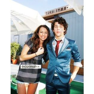 Niley (14) - Miley Cyrus - Inca il mai iubeste pe Nick Jonas