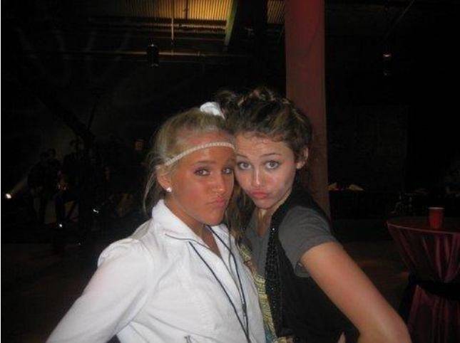 m1-7.0.0.0x0.645x482 - Miley-Personal Picture