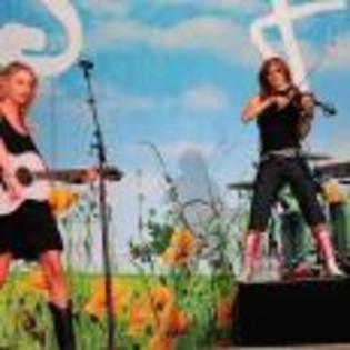 Taylor_Swift_1230495148_2