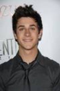 imagesCA7KR414 - David Henrie