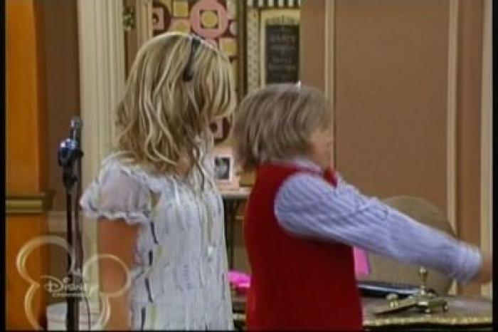 normal_142 - ashley tisdale