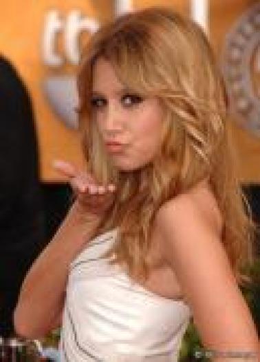 DWQHUONZBWJXGUXFVAH - ashley tisdale